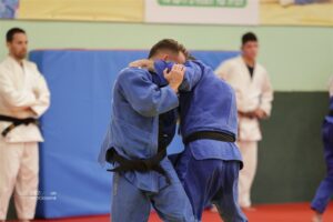 ere (200 of 886)